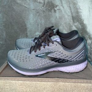 Women’s Brooks sneakers